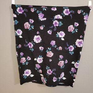 Torrid Black & floral pencil Skirt